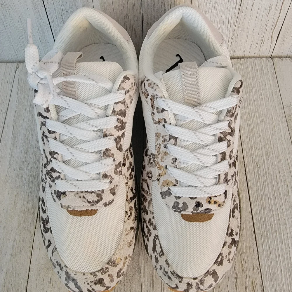 50% OFF SALE-GYPSY JAZZ/ VERY G- RUNNER CREAM LEOPARD SNEAKERS - Picture 4 of 6